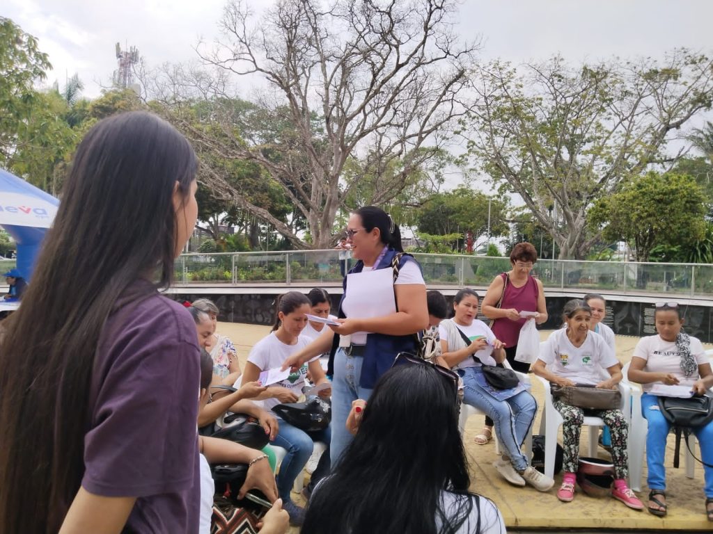 Madres cuidadoras beneficiadas en jornada de atención integral especializada