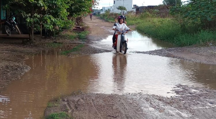 Carrera 29 presenta primeros huecos por lluvias en San José del Guaviare