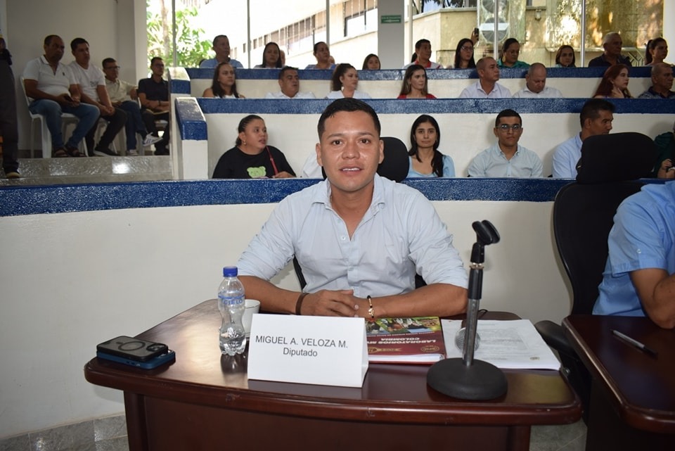 Diputado entrega balance de informe de Obras y Educación