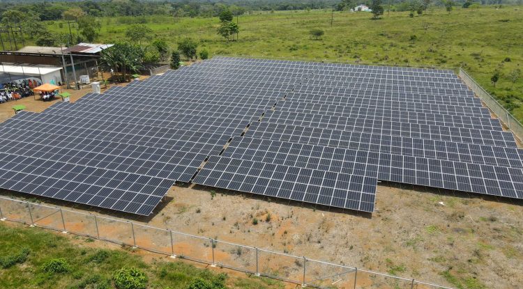 Energía las 24 horas impacta de manera positiva la economía en Miraflores, Guaviare