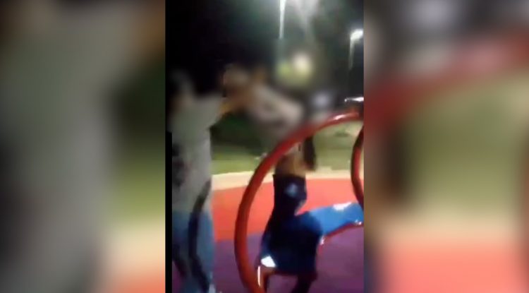 Un video subido a redes sociales expuso una pelea de menores de edad en el Parque de la Vida en San José del Guaviare. Tras este hecho, la Policía de Infancia y Adolescencia asumió el caso y acompaña a los padres de familia y menores para llegar a un acuerdo de mutuo respeto.