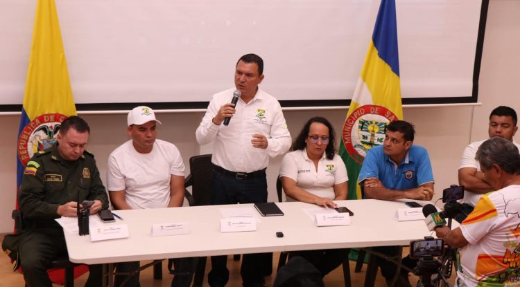 Alcalde de San José del Guaviare, Willy Rodríguez y otros funcionarios con competencias en los derechos y bienestar de las dos comunidades indígenas