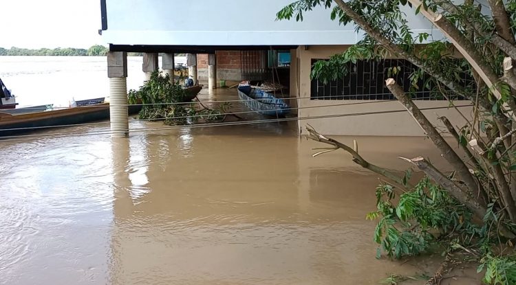 Autoridades declararían hoy alerta roja por creciente del Río Guaviare