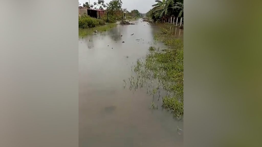 Vías en mal estado y falta de alumbrado público en Santo Domingo