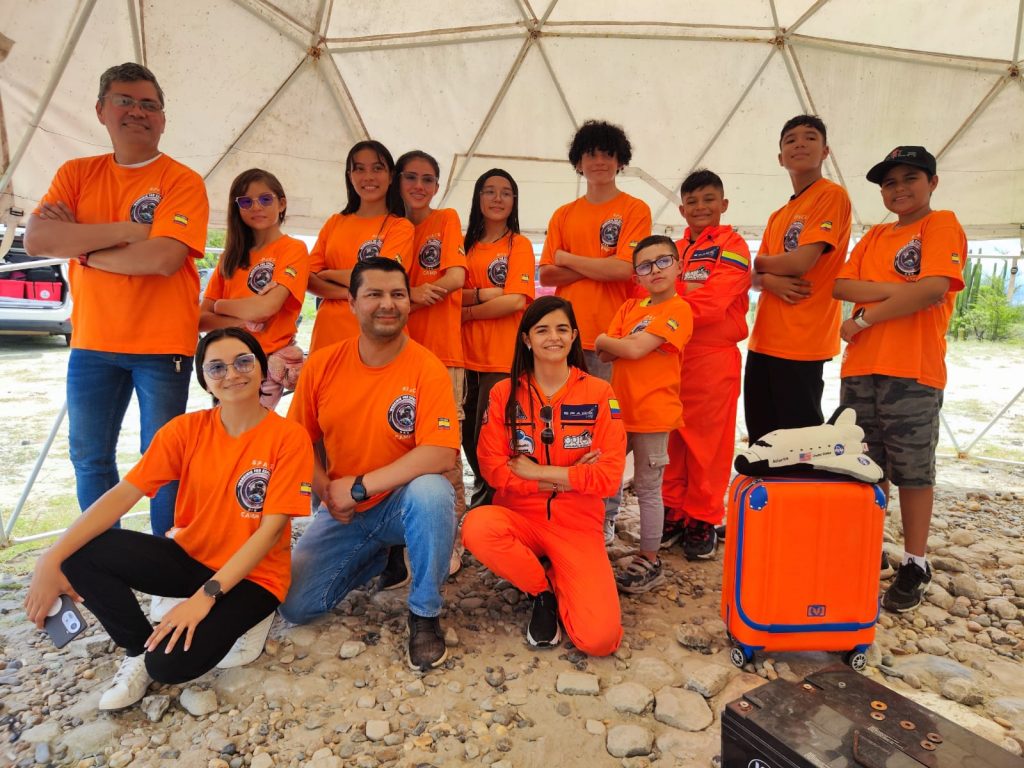 Science.Bot recibió clases de inmersión en el Desierto de la Tatacoa