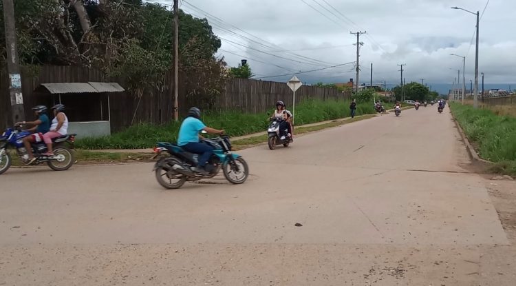 Llamado a la prudencia en cruce peligroso en el barrio La Paz