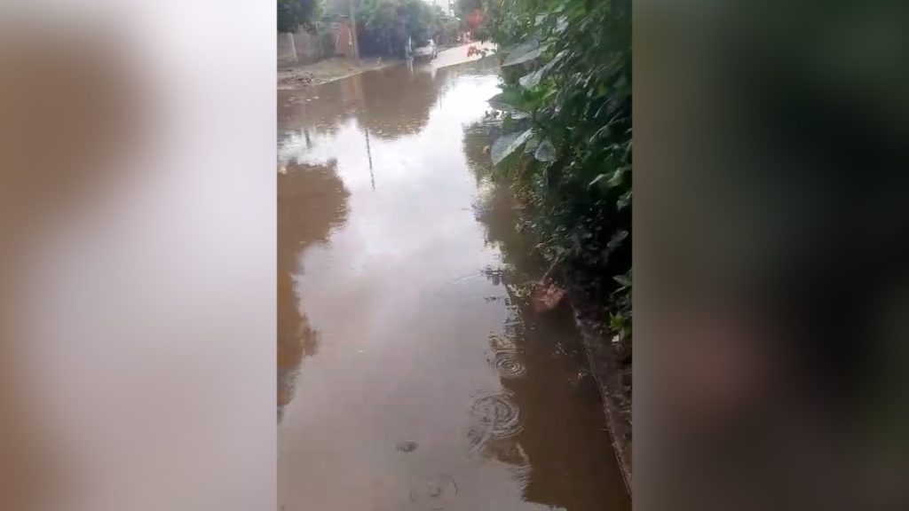 Cajas de aguas lluvias en la carrera 26 se llenaron de sedimento