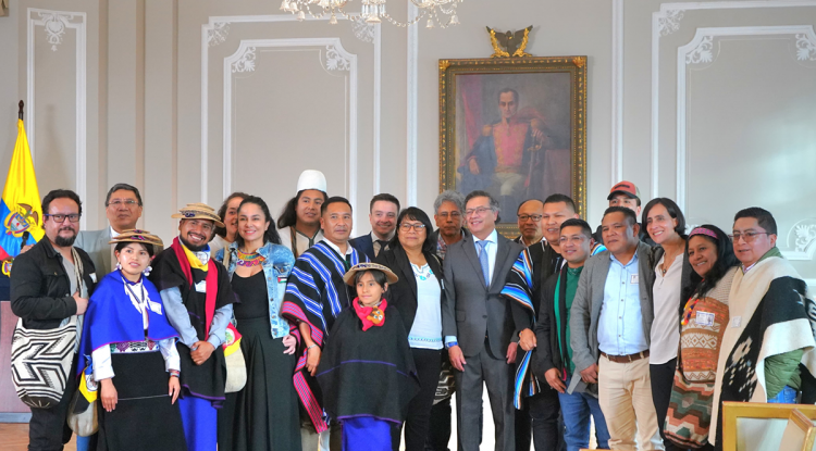 FIRMA DECRETO AUTORIDAD INDÍGENA