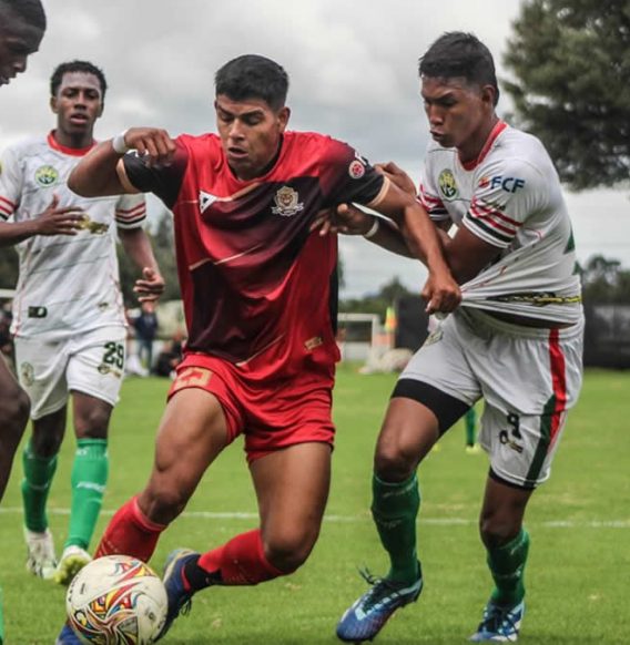 Futbolista guaviarense solicita apoyo para continuar su carrera
