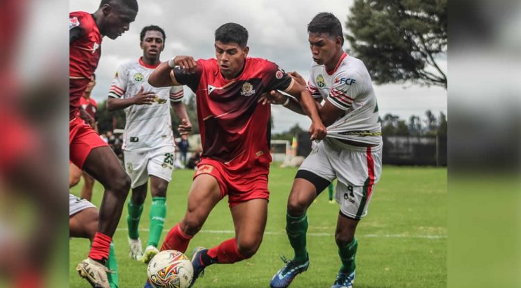 Futbolista guaviarense solicita apoyo para continuar su carrera