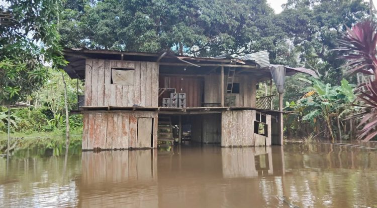 Inundaciones afectan a 800 familias en Charras Boquerón
