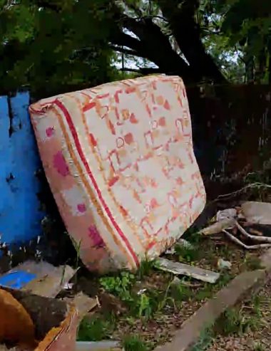 Denuncian acumulación de desechos cerca al cementerio antiguo de San José del Guaviare
