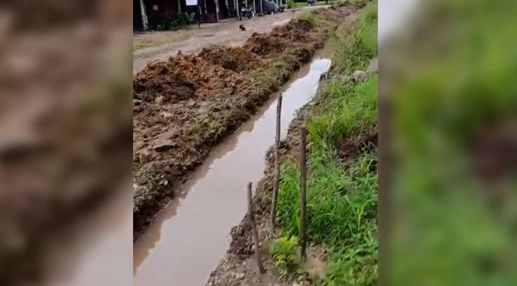 Denuncian construcción de cuneta sin planificación en Bocas de Aguabonita